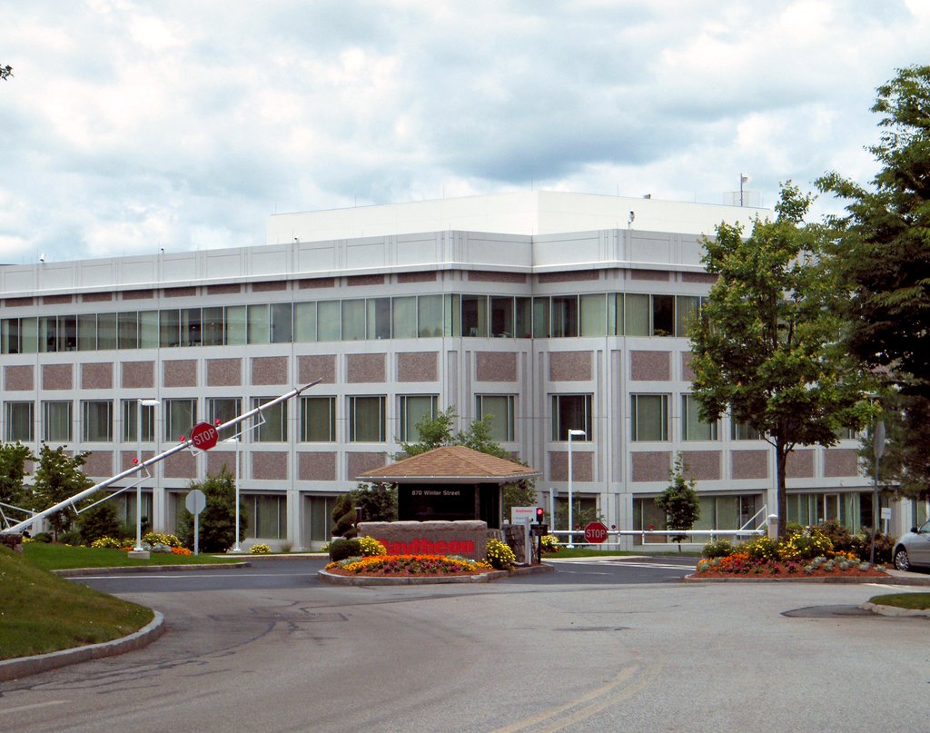 RAYTHEON CO/