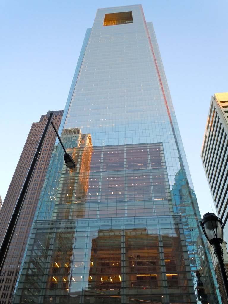 COMCAST CORP