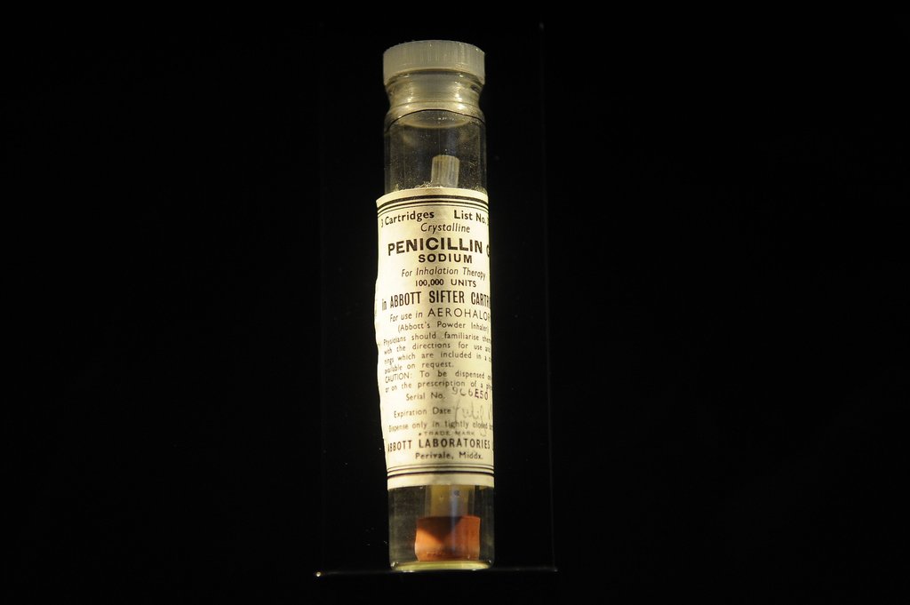 ABBOTT LABORATORIES
