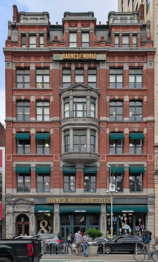BARNES & NOBLE INC