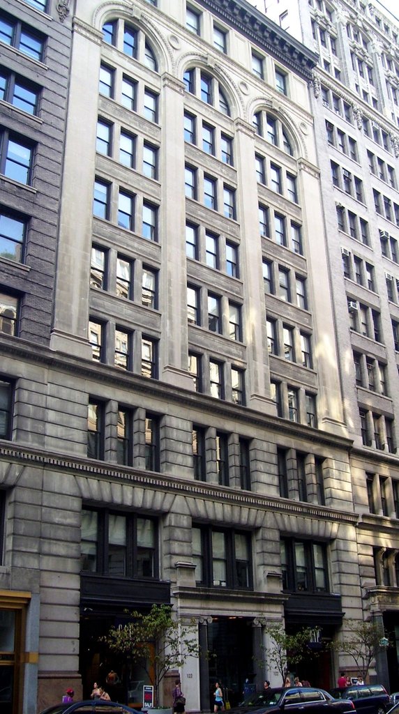 BARNES & NOBLE INC